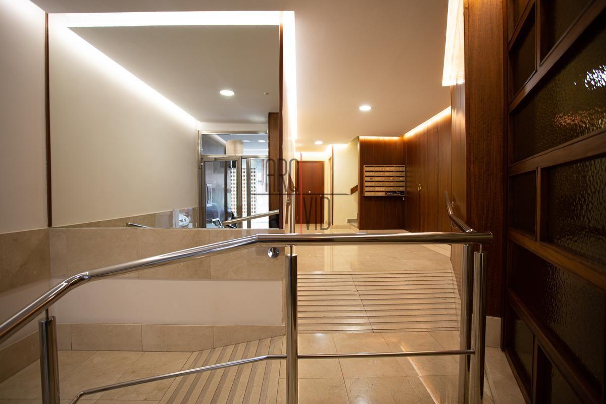 For sale of apartment in León