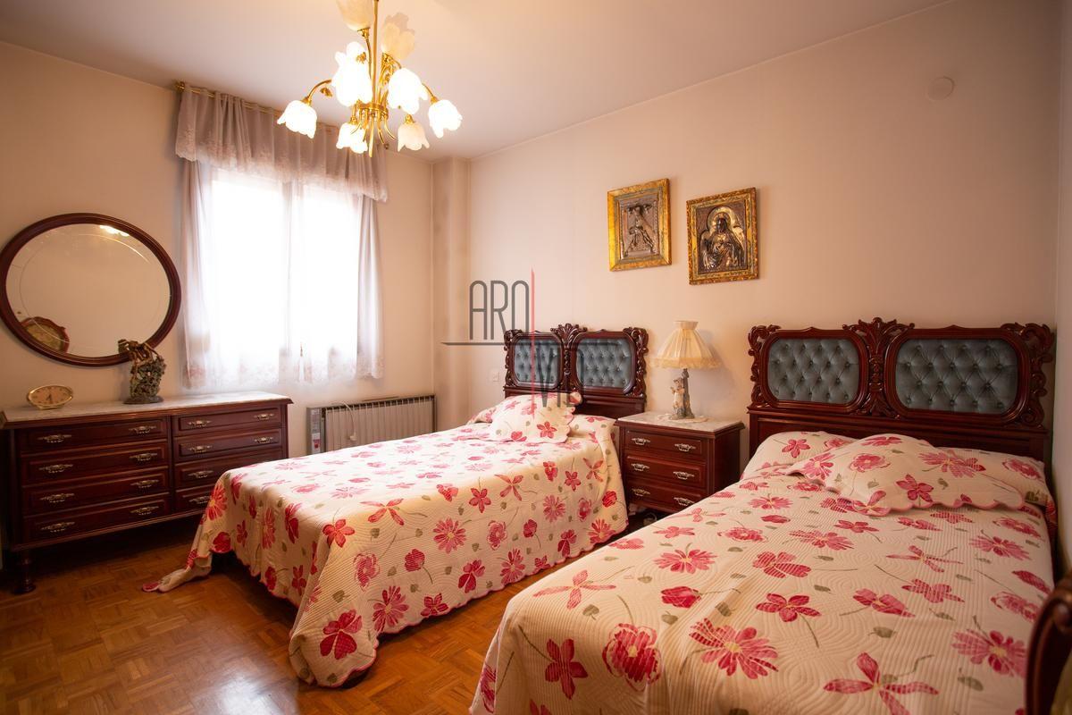 For sale of apartment in León