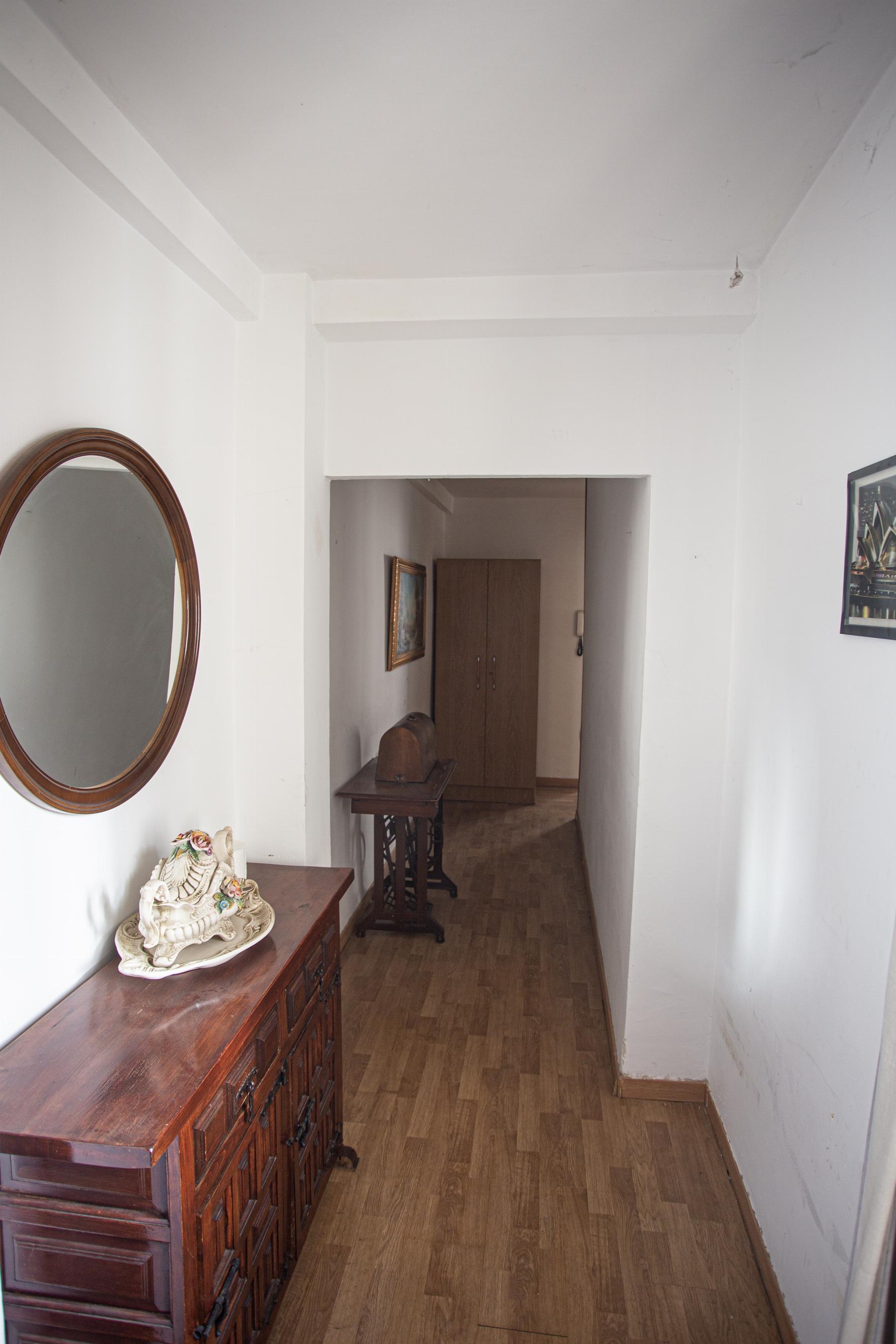 For sale of flat in León