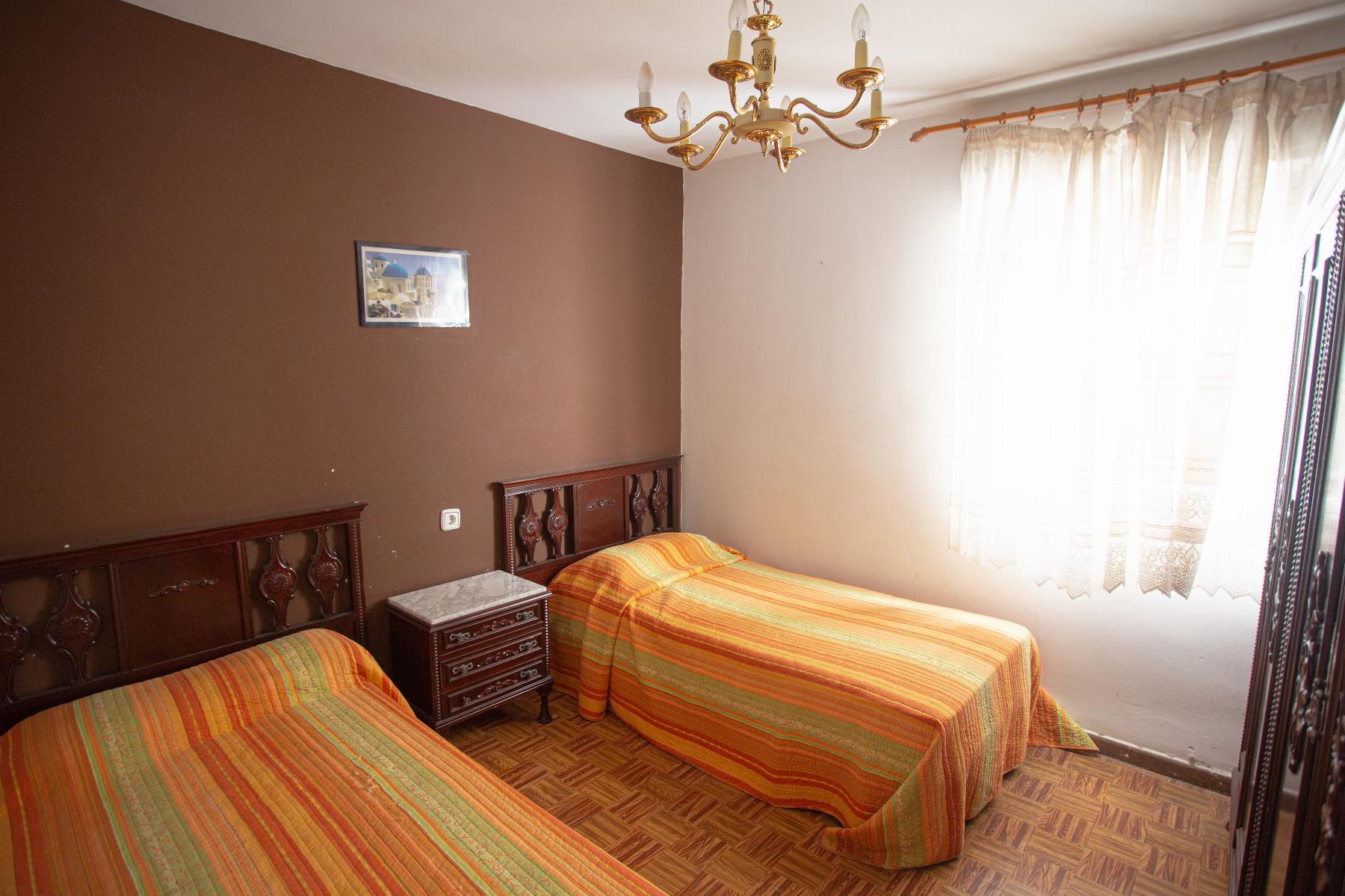 For sale of flat in León