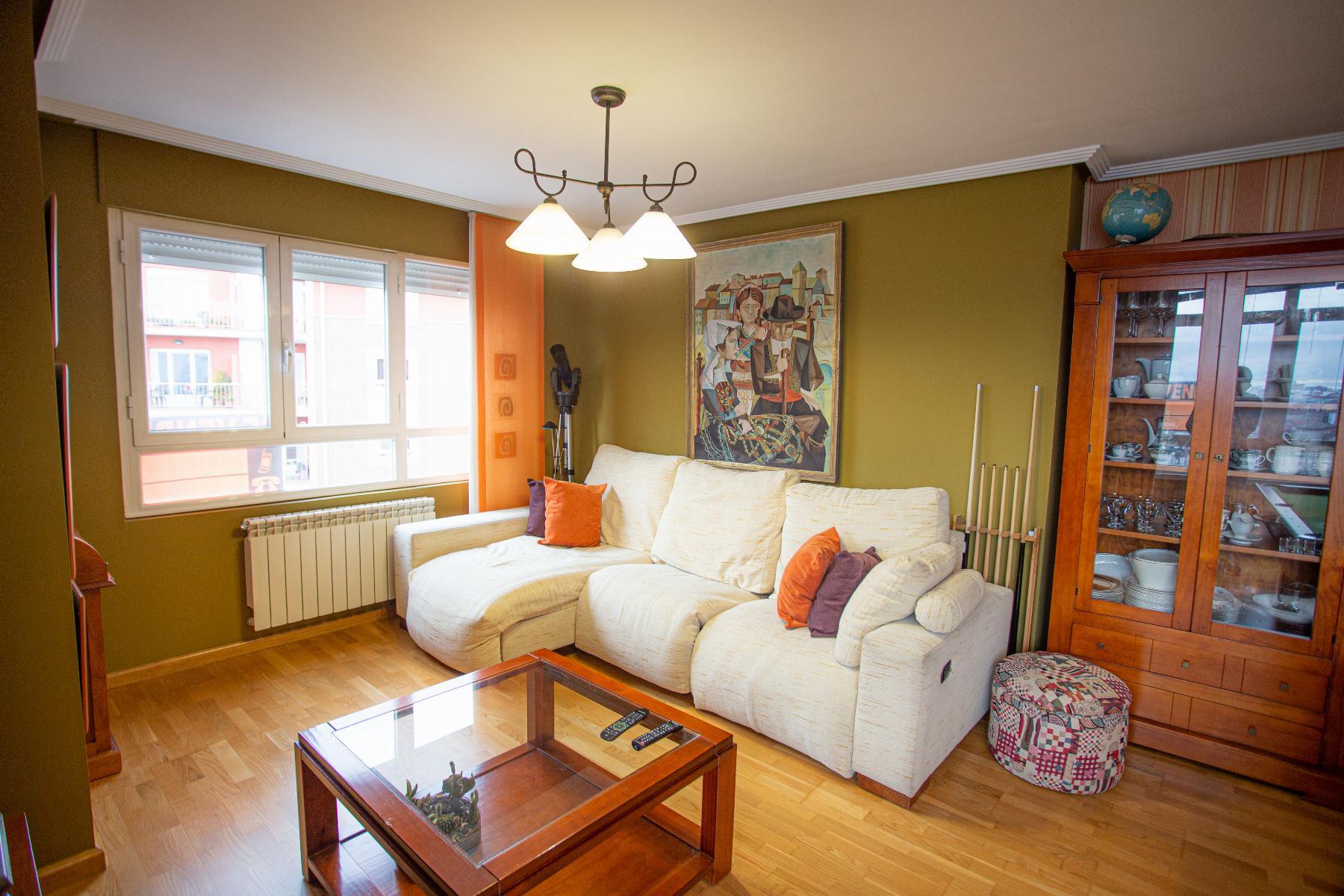 For sale of flat in León