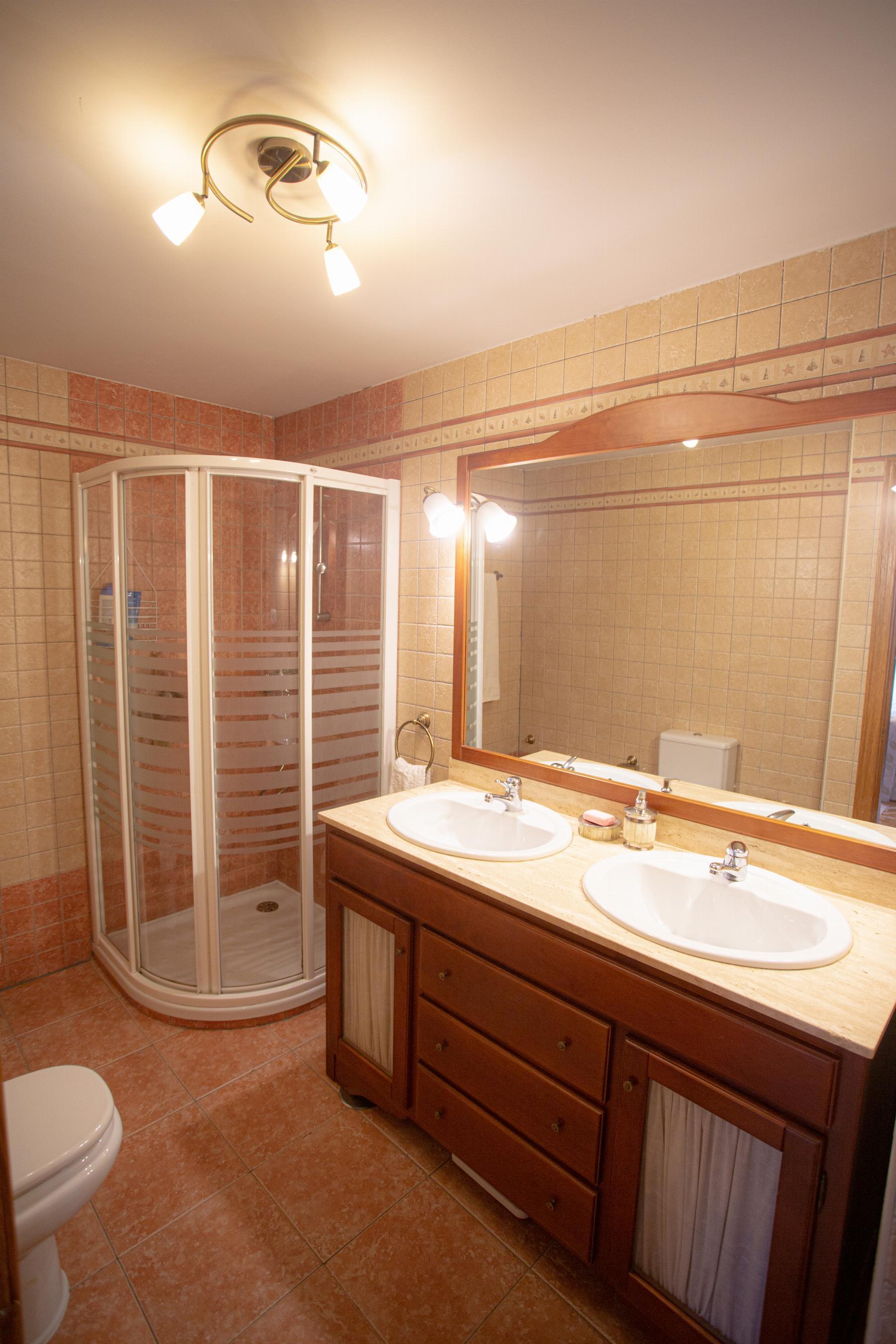 For sale of flat in León