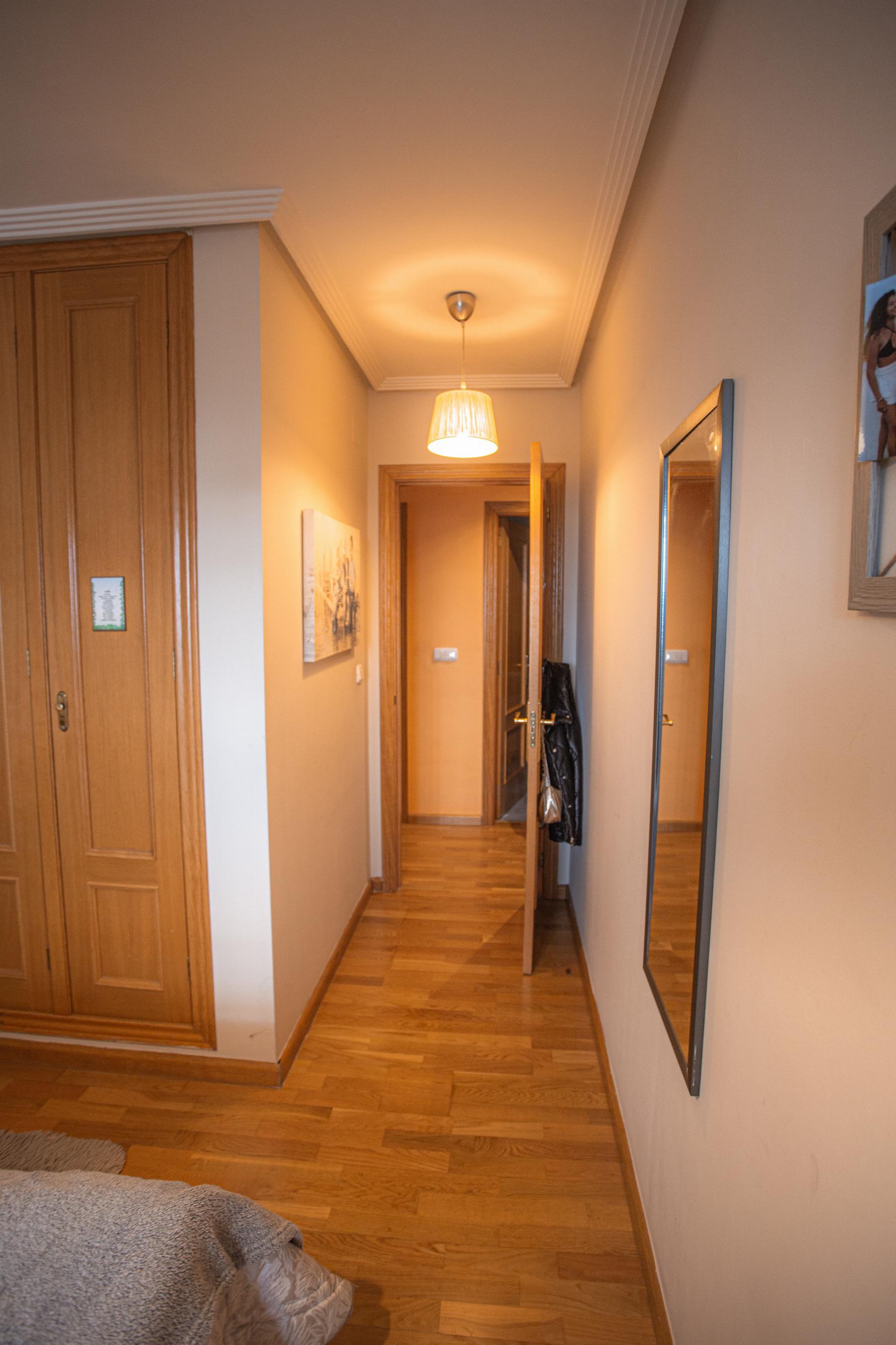 For sale of flat in León