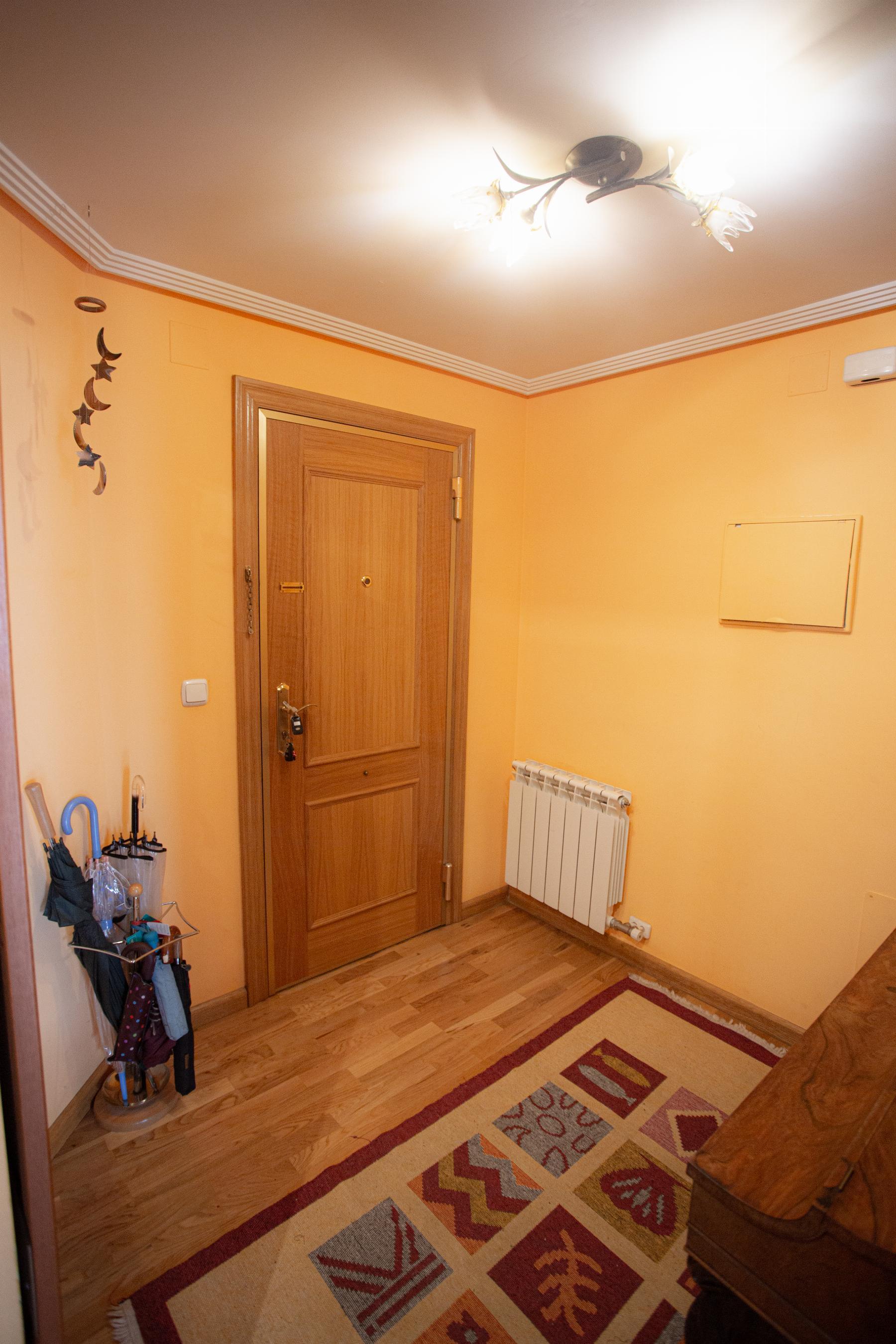 For sale of flat in León