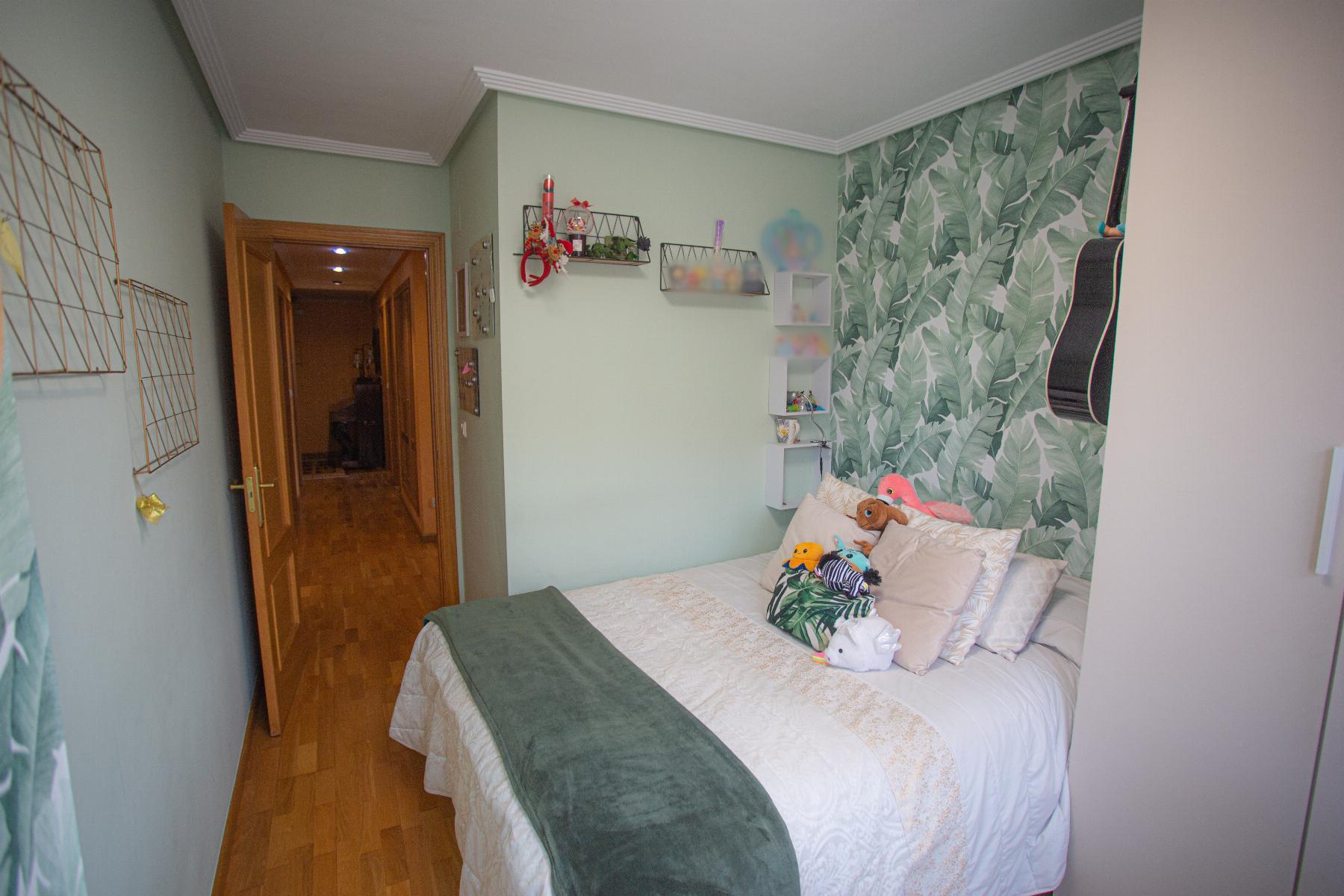 For sale of flat in León