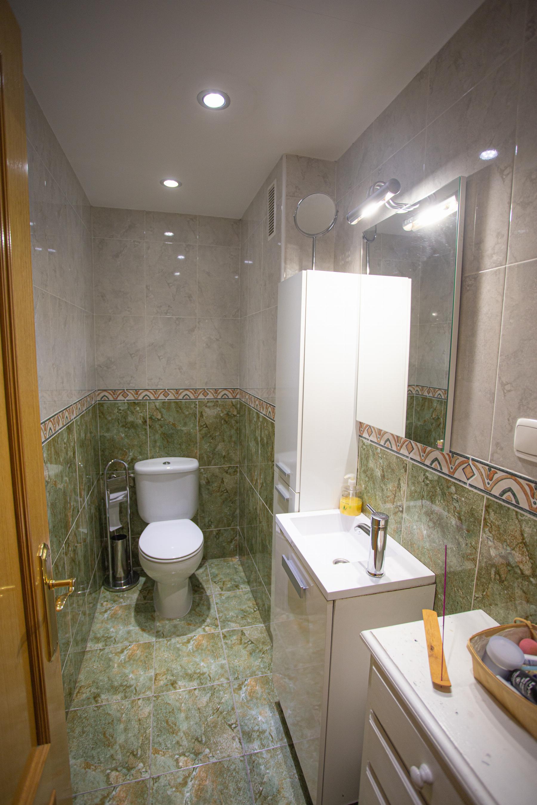 For sale of flat in León