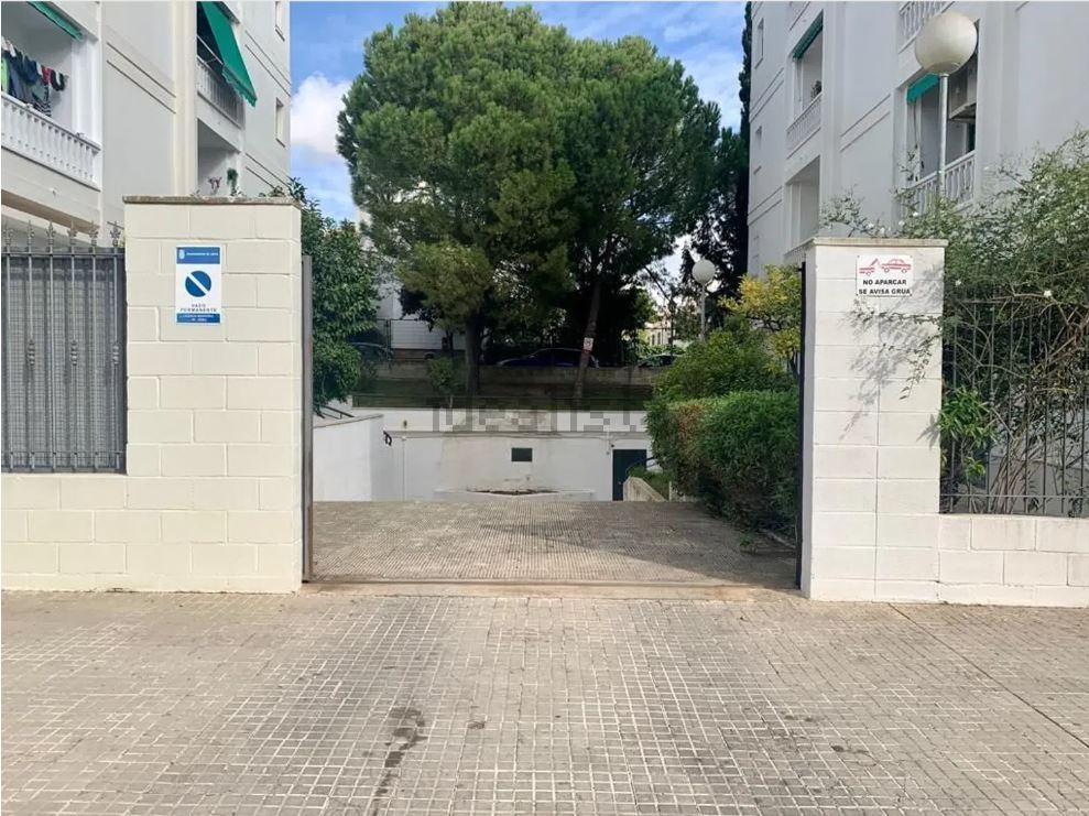For sale of garage in Jerez de la Frontera