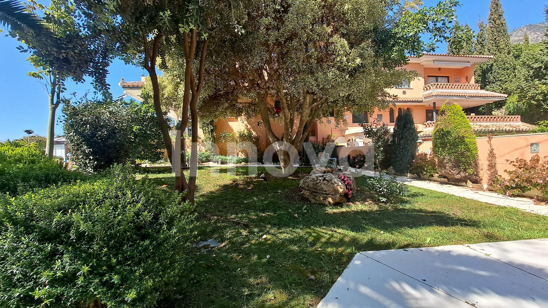 For sale of chalet in Benalmádena Costa