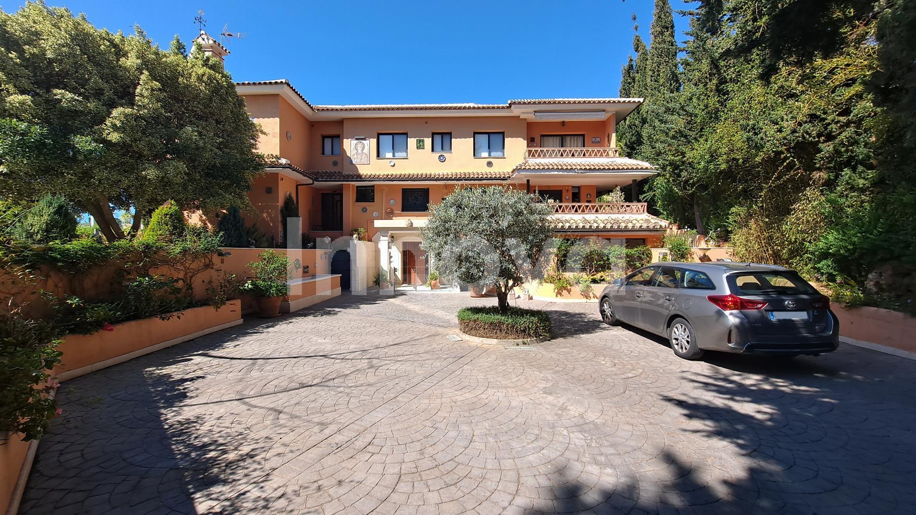 For sale of chalet in Benalmádena Costa