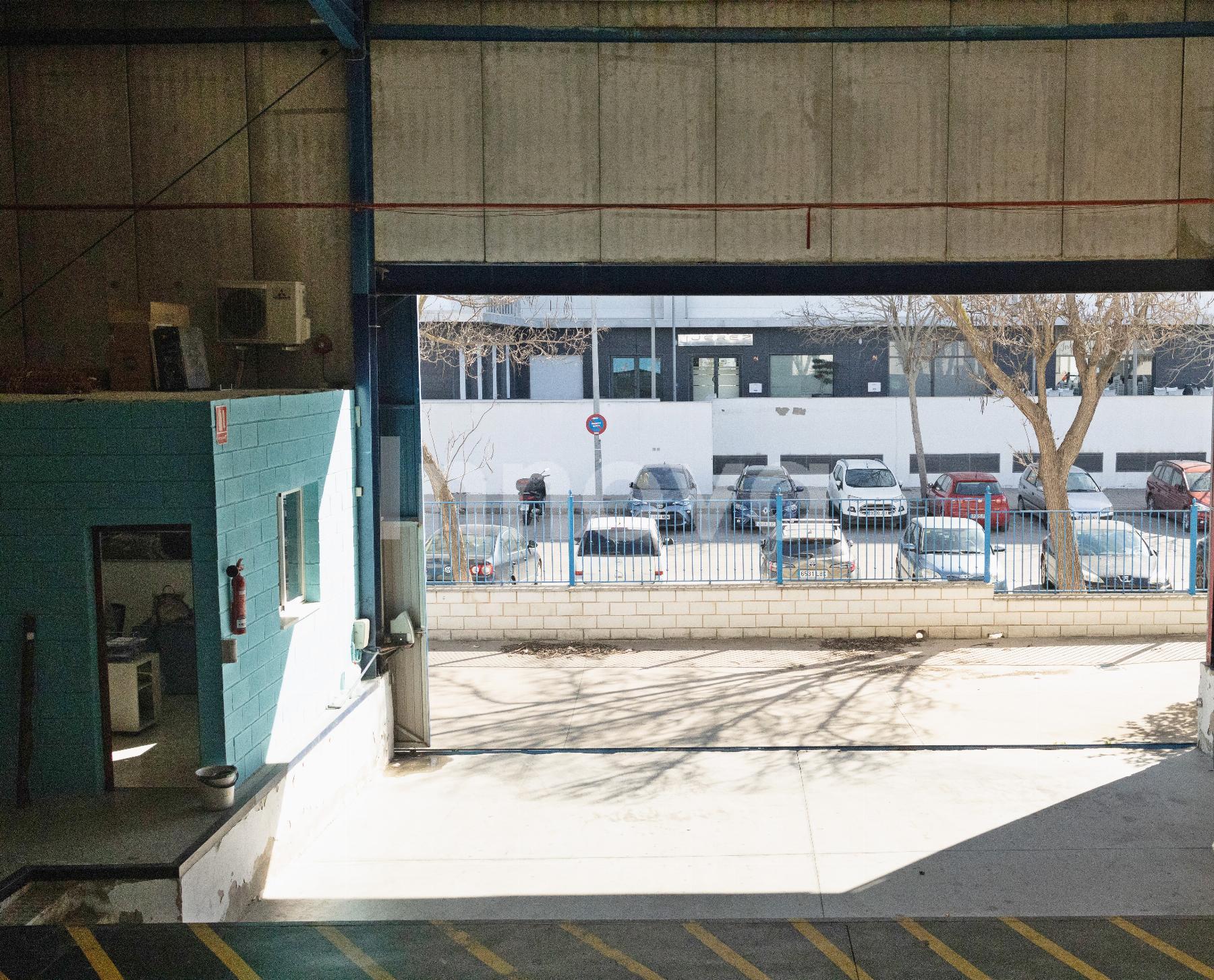 For sale of industrial plant/warehouse in Jerez de la Frontera