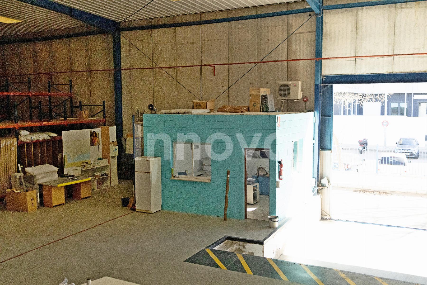 For sale of industrial plant/warehouse in Jerez de la Frontera