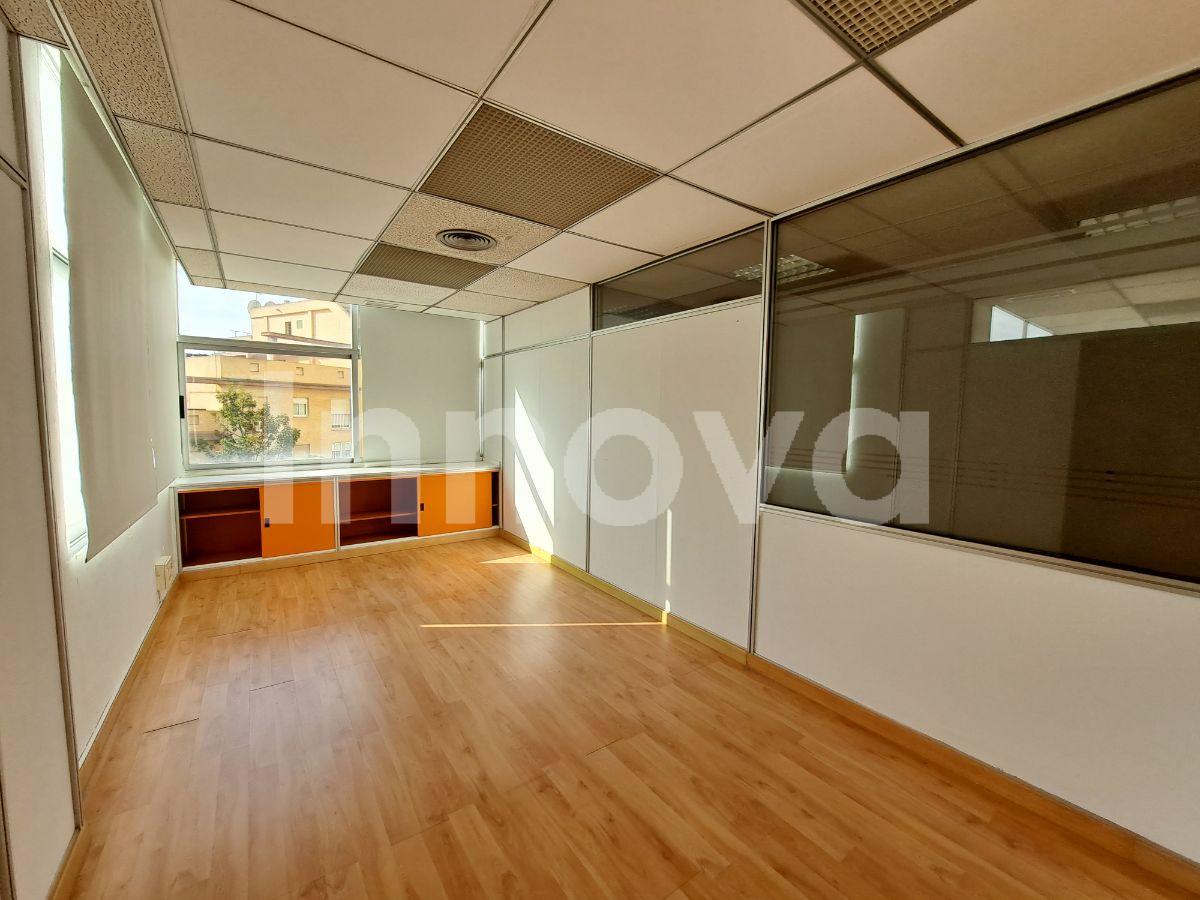 For sale of office in Jerez de la Frontera