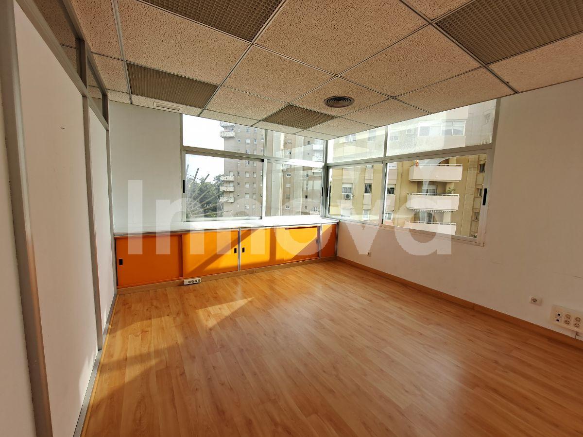 For sale of office in Jerez de la Frontera