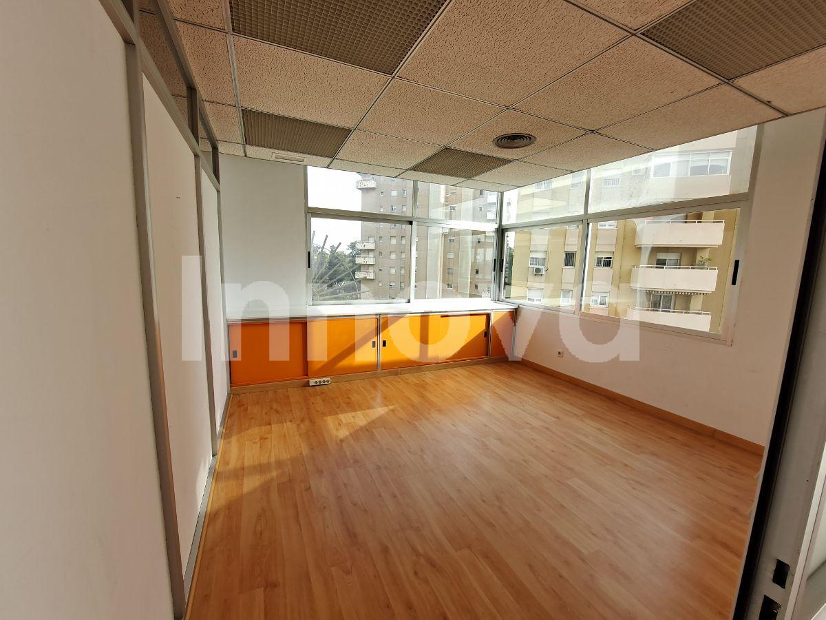 For sale of office in Jerez de la Frontera