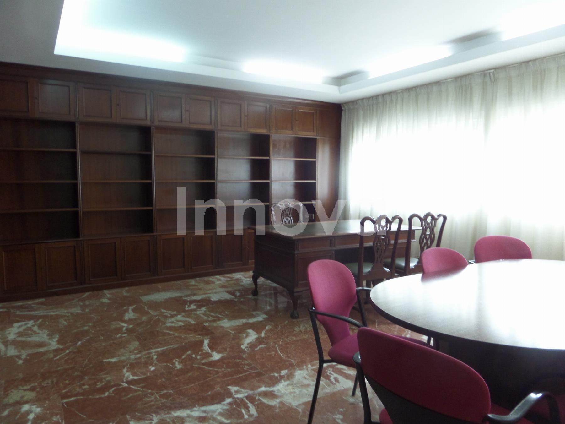 For sale of office in Jerez de la Frontera