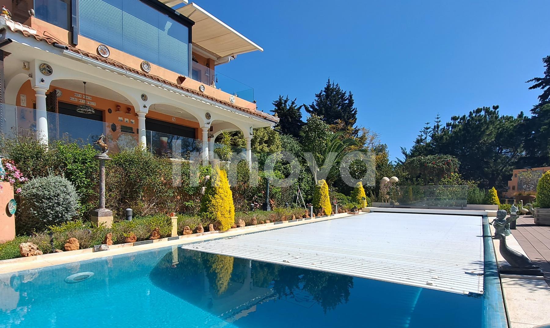 For sale of chalet in Benalmádena