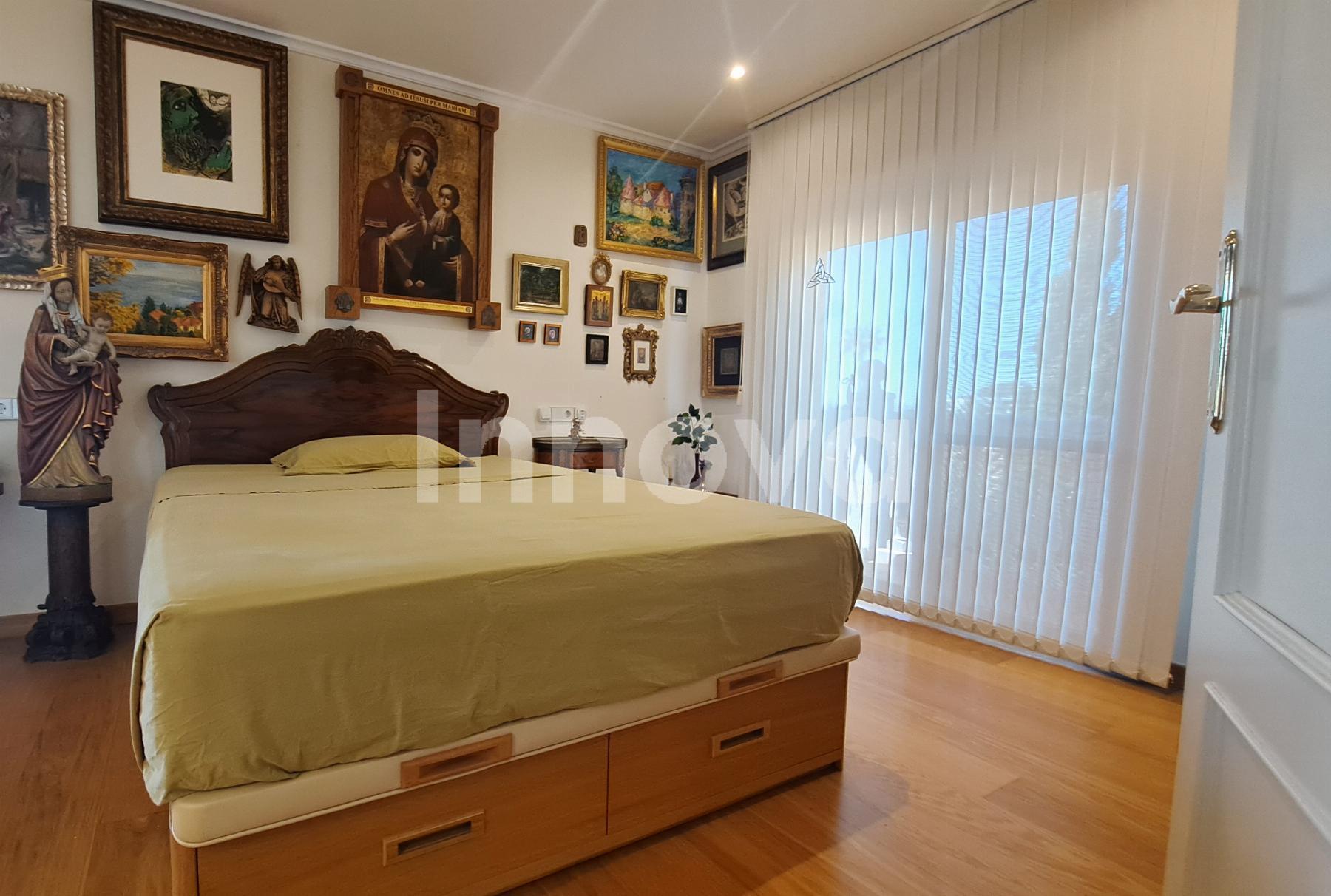 For sale of chalet in Benalmádena