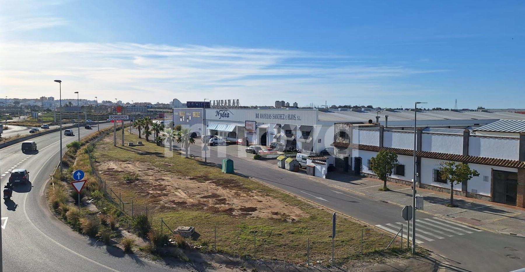 For sale of industrial plant/warehouse in Puerto Real