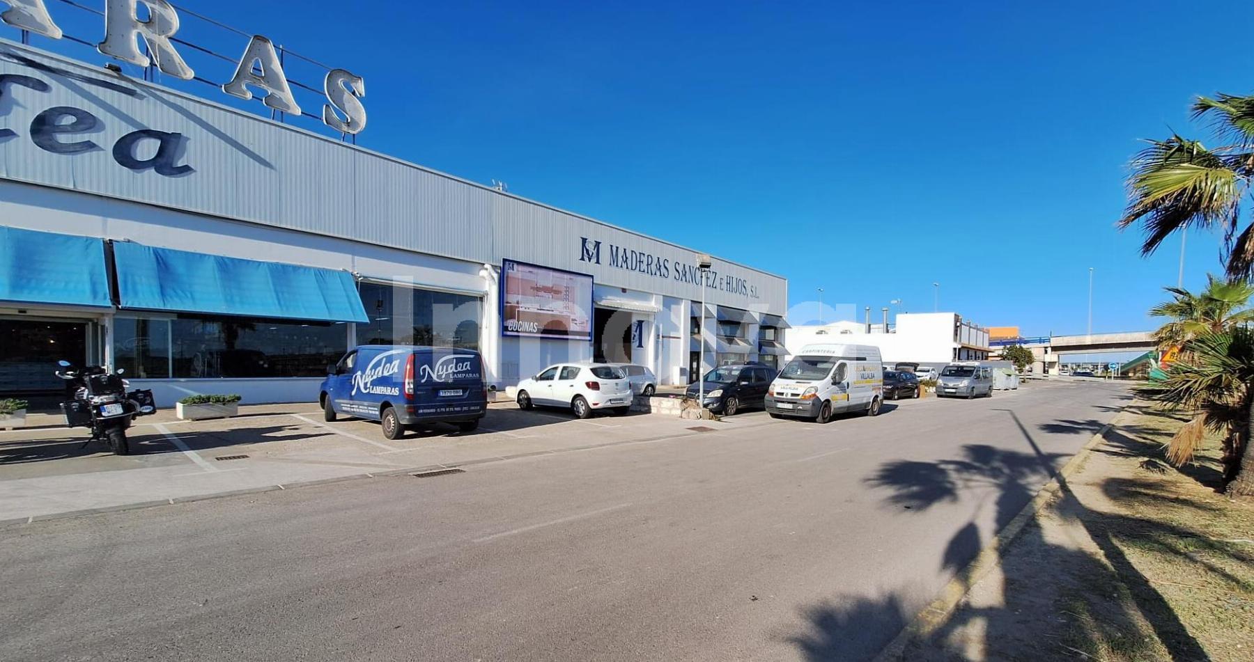 For sale of industrial plant/warehouse in Puerto Real
