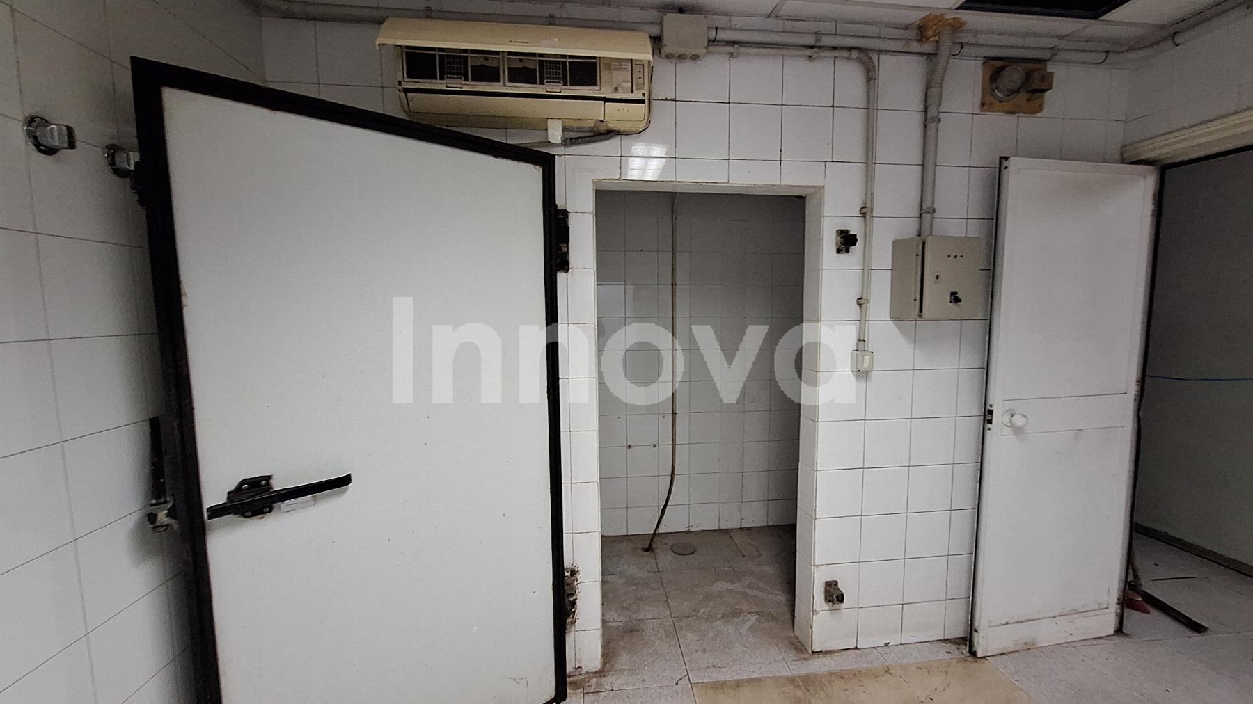 For sale of industrial plant/warehouse in Jerez de la Frontera