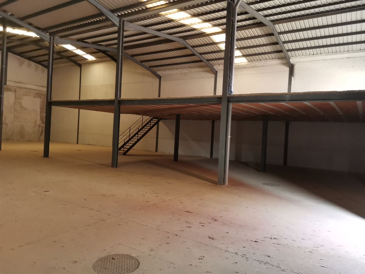 Venta de nave en Campillos