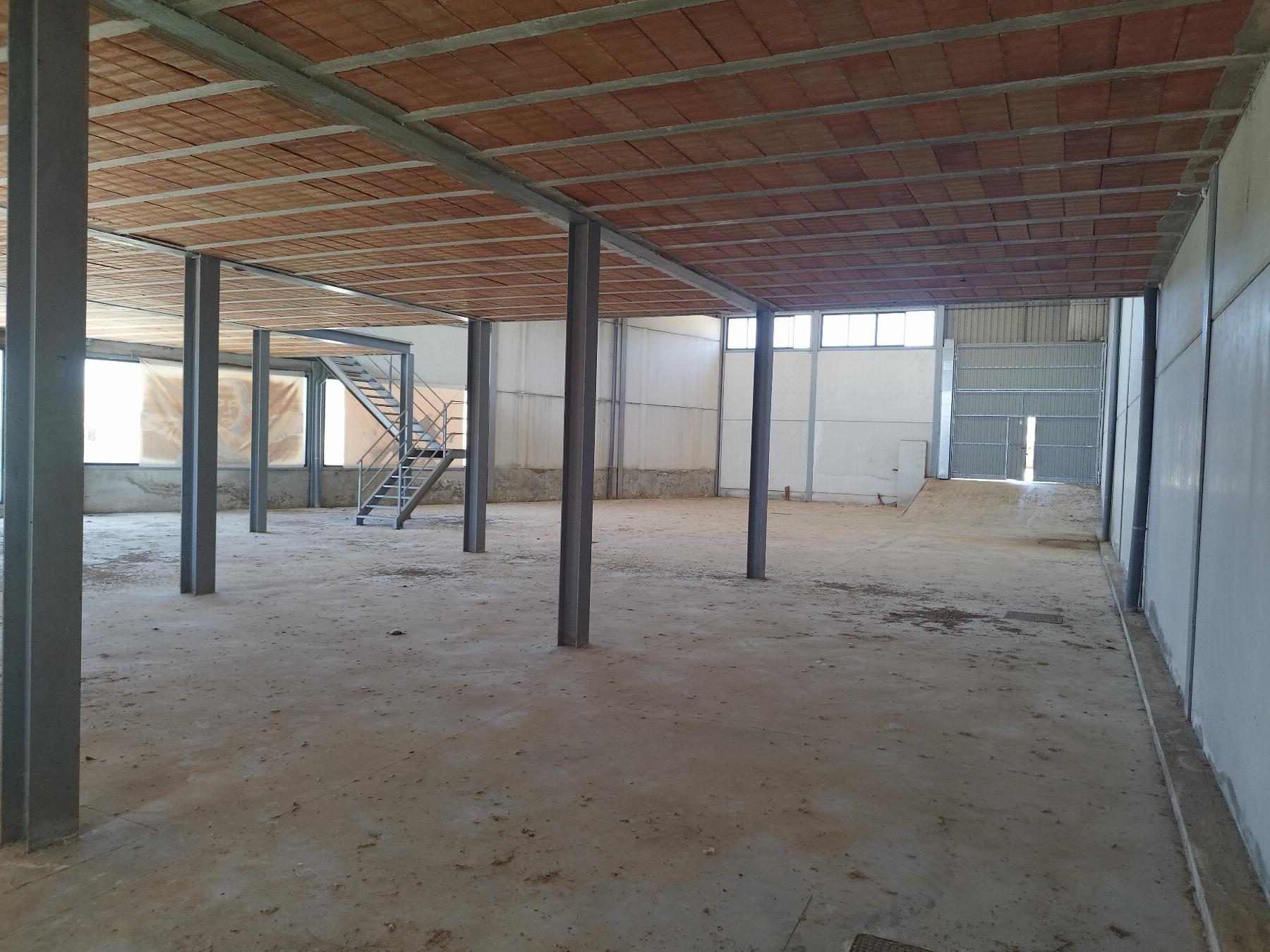 Venta de nave en Campillos