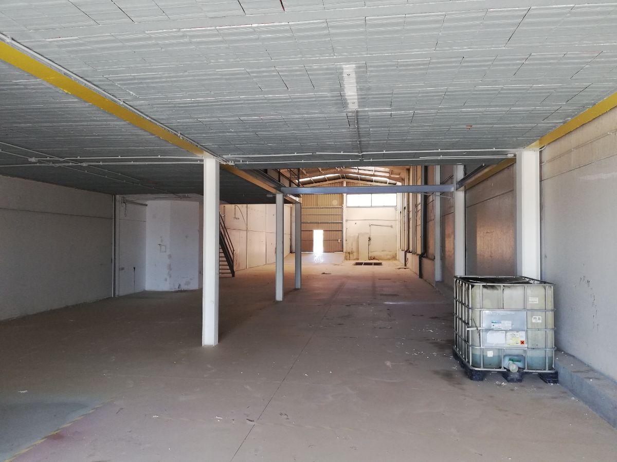 Venta de nave en Campillos