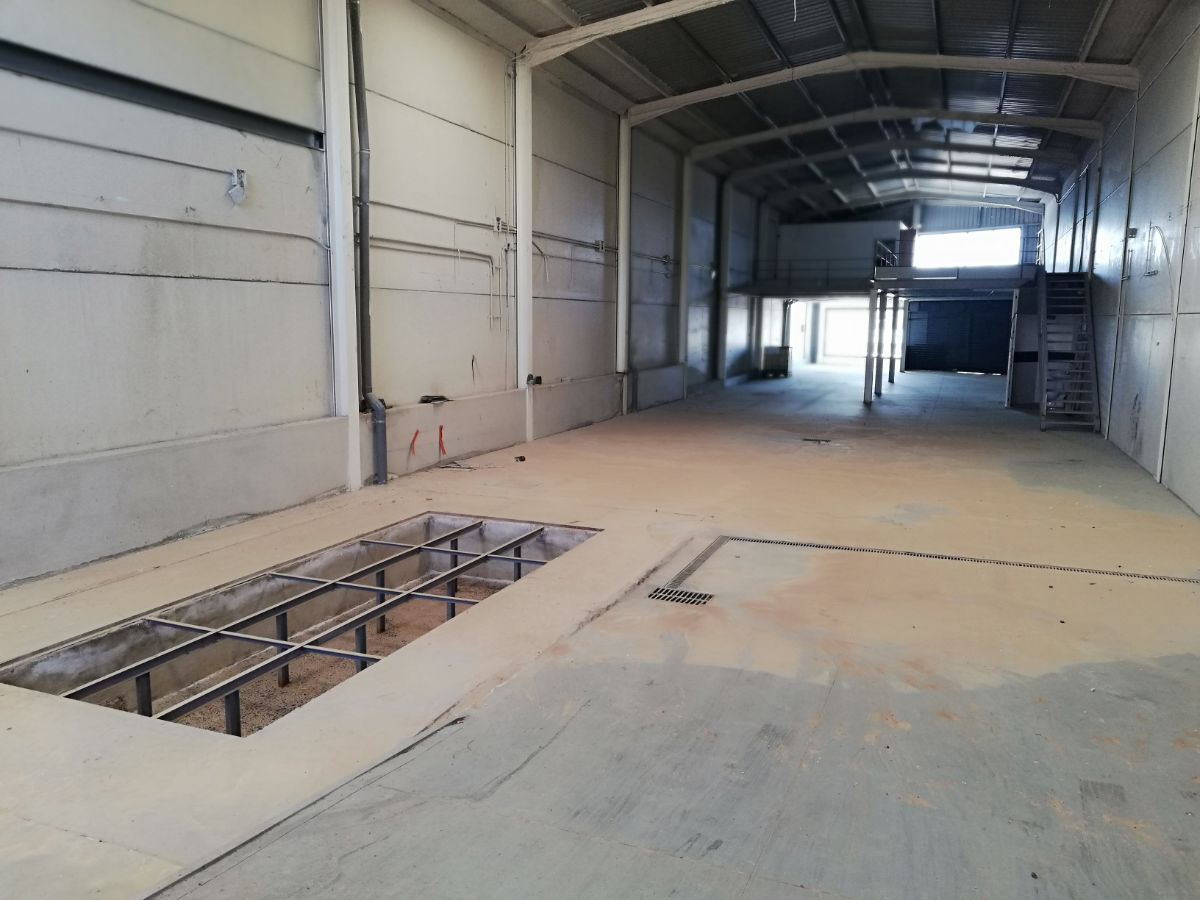 Venta de nave en Campillos