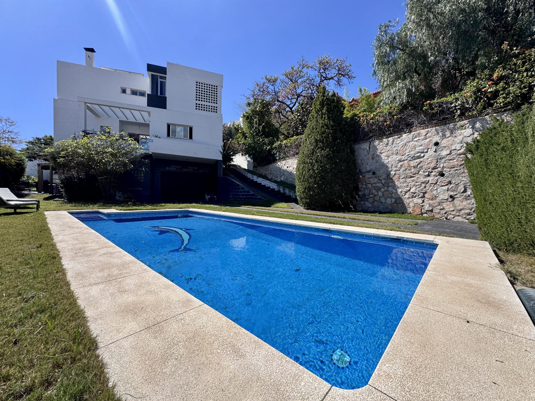 For sale of chalet in Málaga