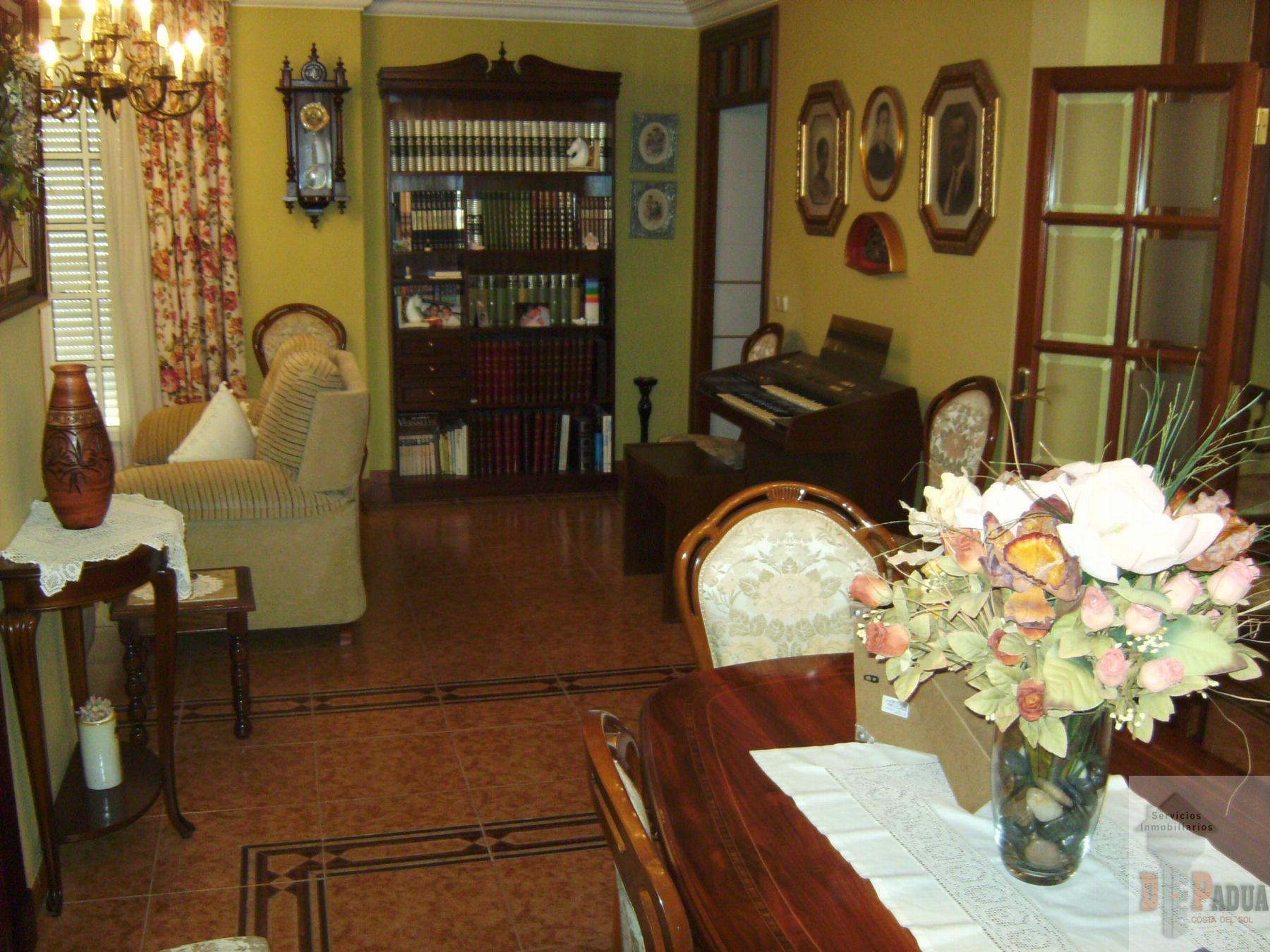 For sale of house in Campillos