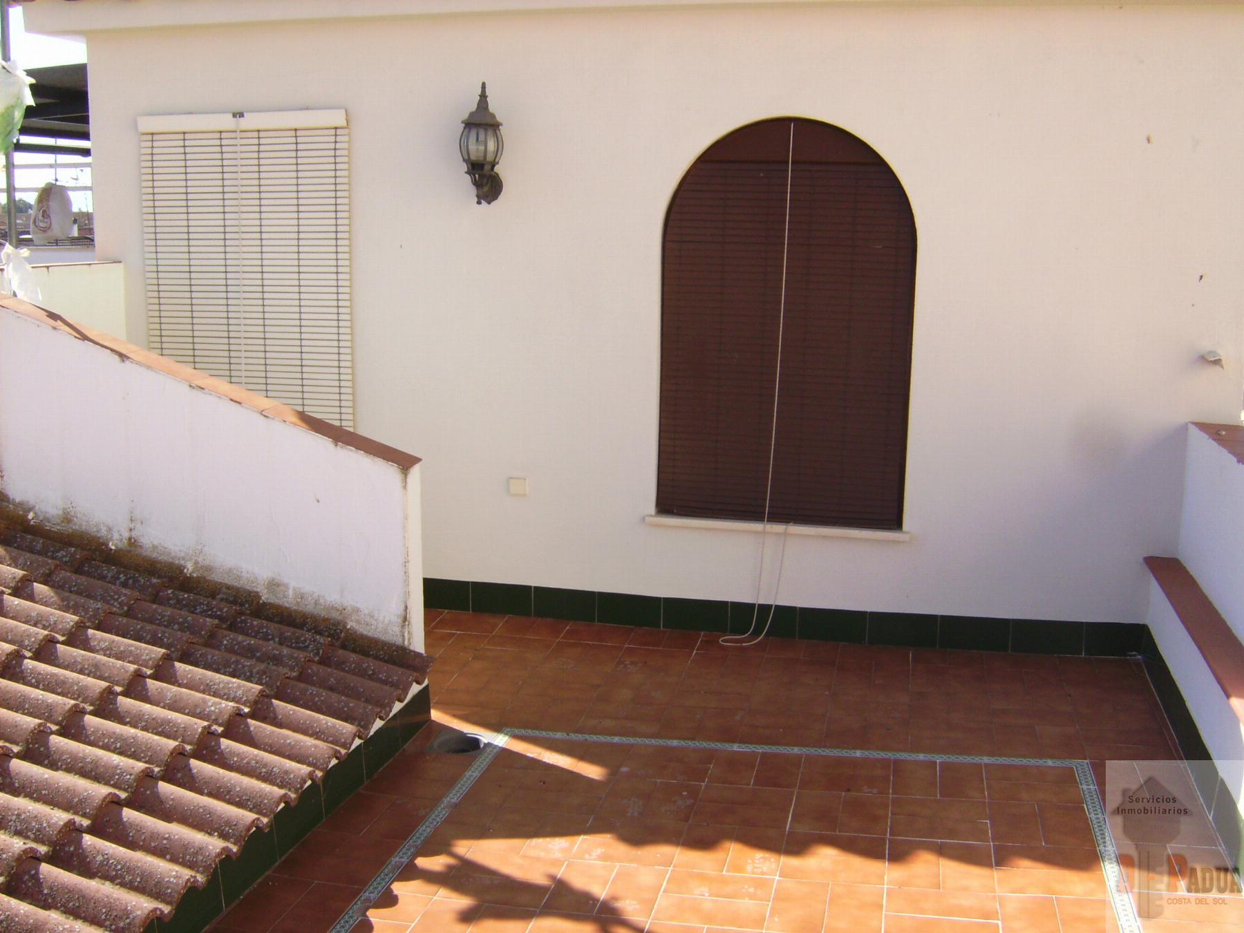 For sale of house in Campillos