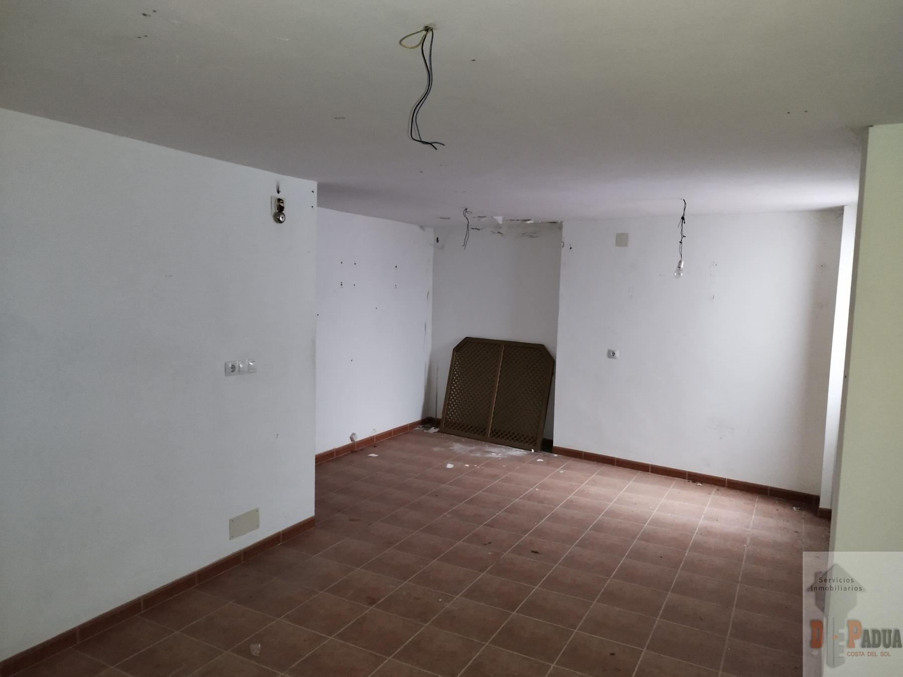 For sale of commercial in Campillos