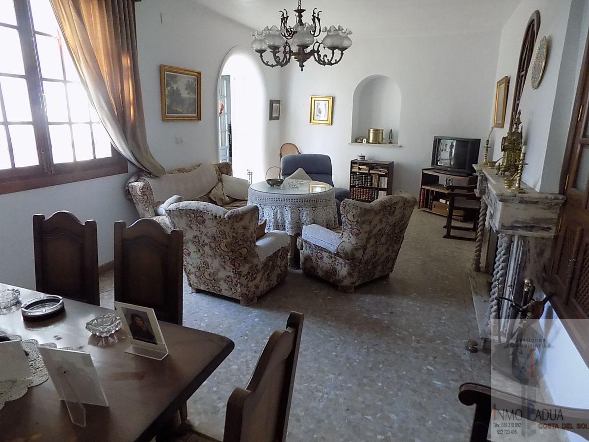 For sale of house in Campillos