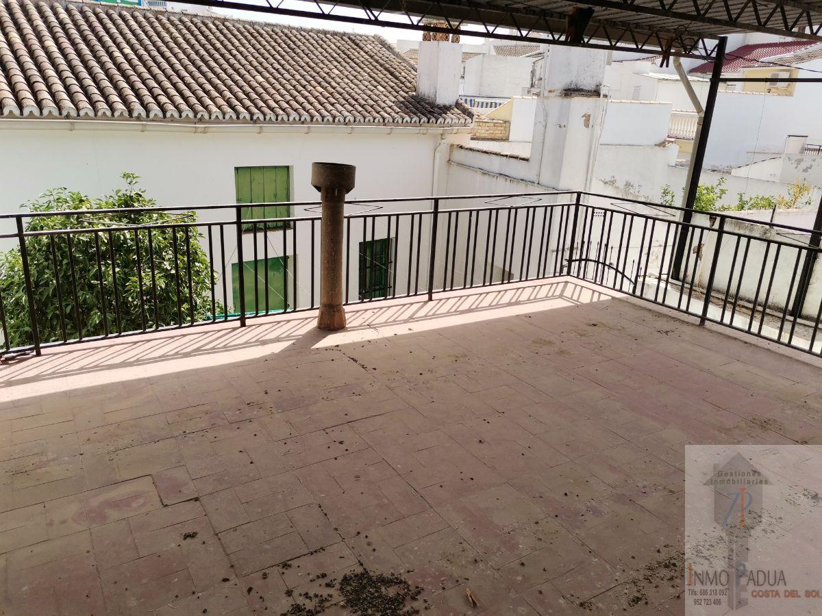 For sale of house in Campillos
