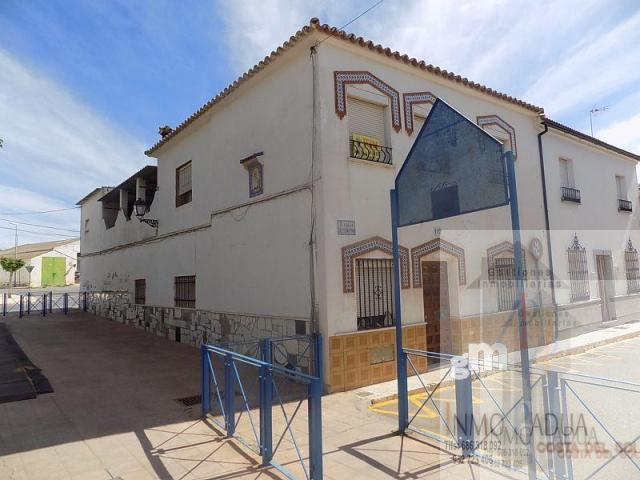 For sale of house in Campillos