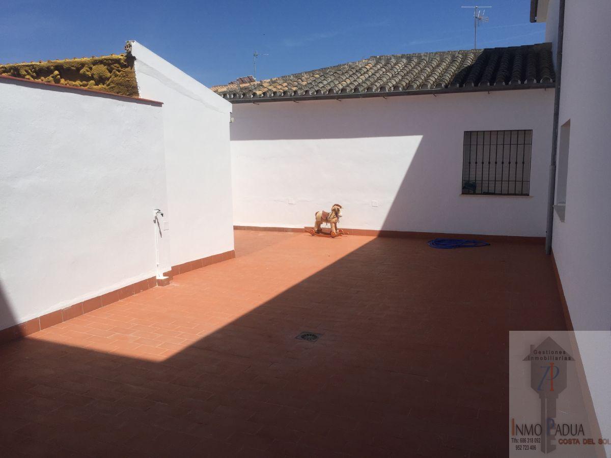 For sale of flat in Campillos