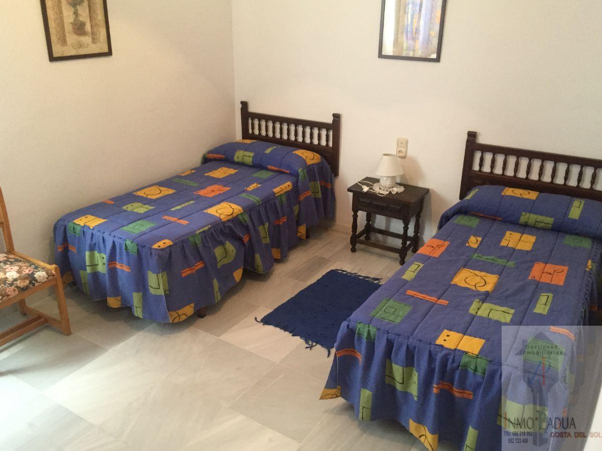 For sale of flat in Campillos