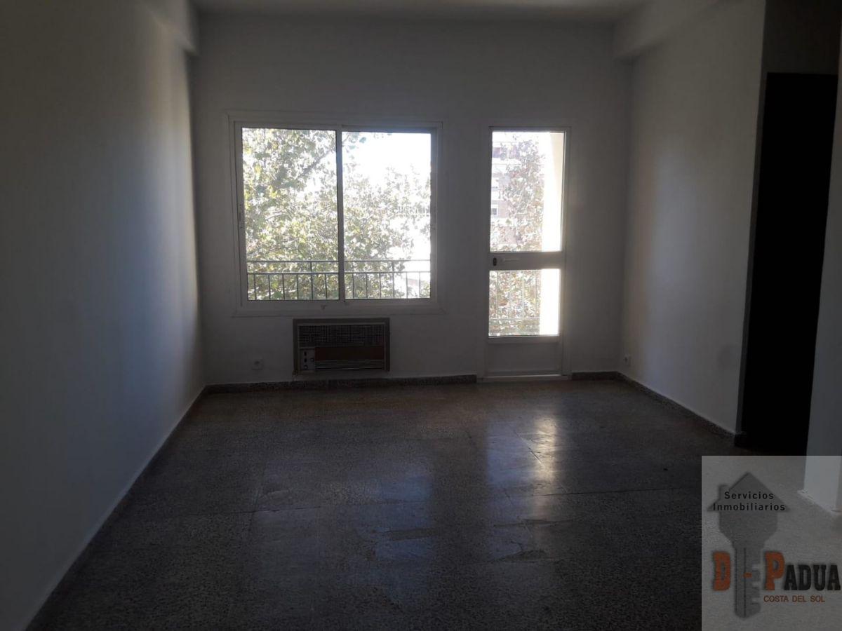 For sale of flat in Campillos