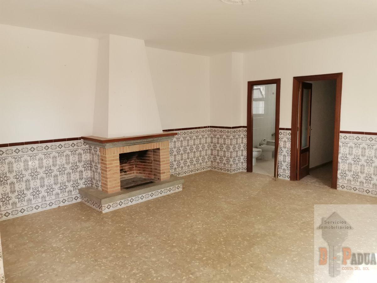For sale of chalet in Campillos