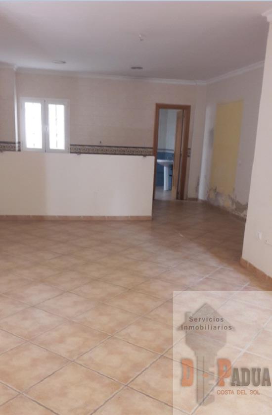 For sale of house in Vélez-Málaga