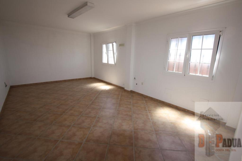 For sale of house in Vélez-Málaga