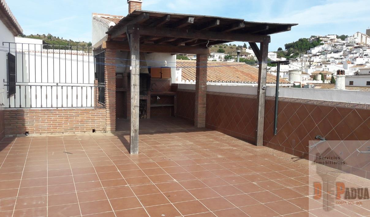 For sale of house in Vélez-Málaga