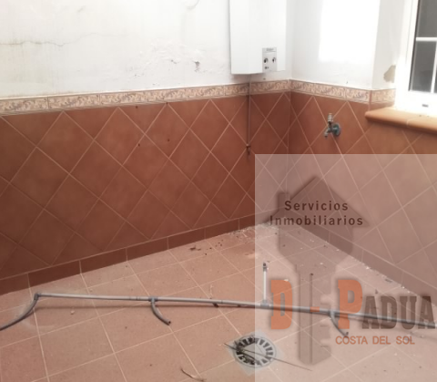 For sale of house in Vélez-Málaga