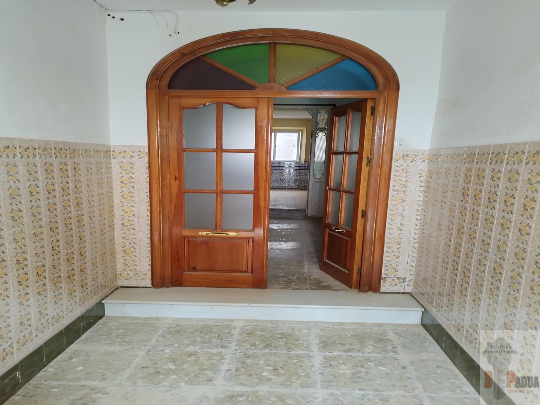 For sale of house in Campillos