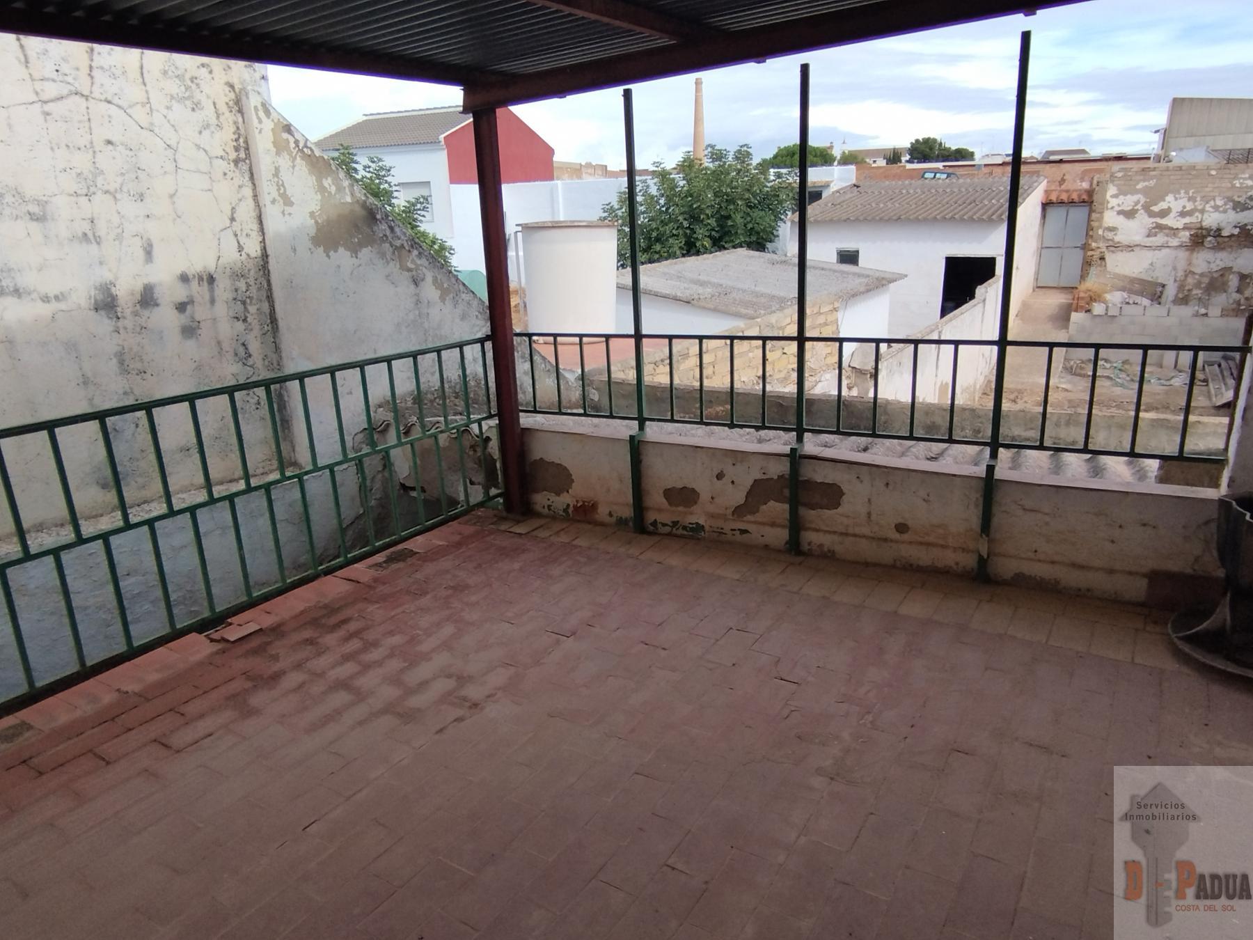 For sale of house in Campillos