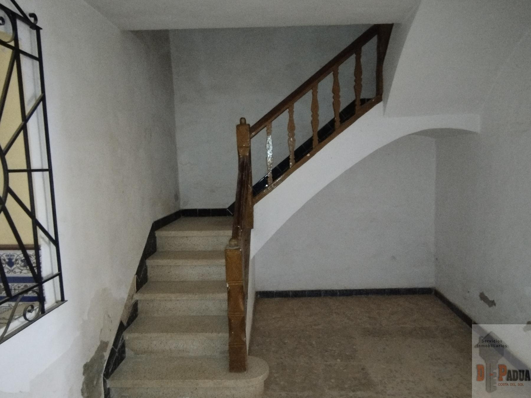 For sale of house in Campillos