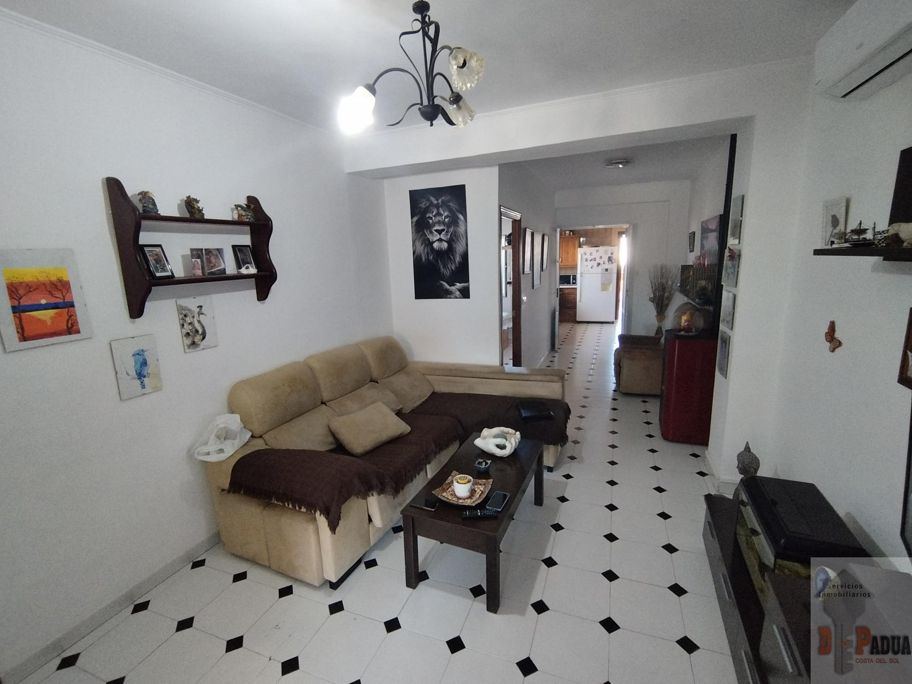 For sale of flat in Campillos