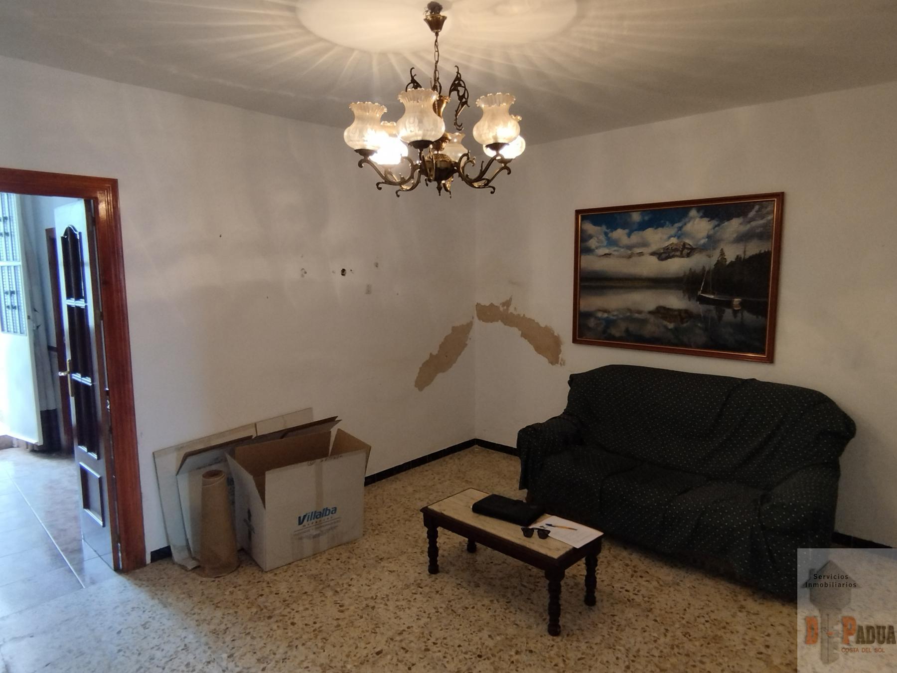 For sale of house in Campillos