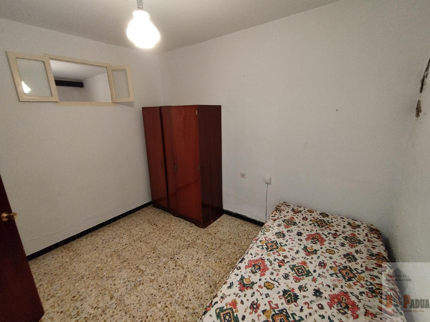 For sale of house in Campillos