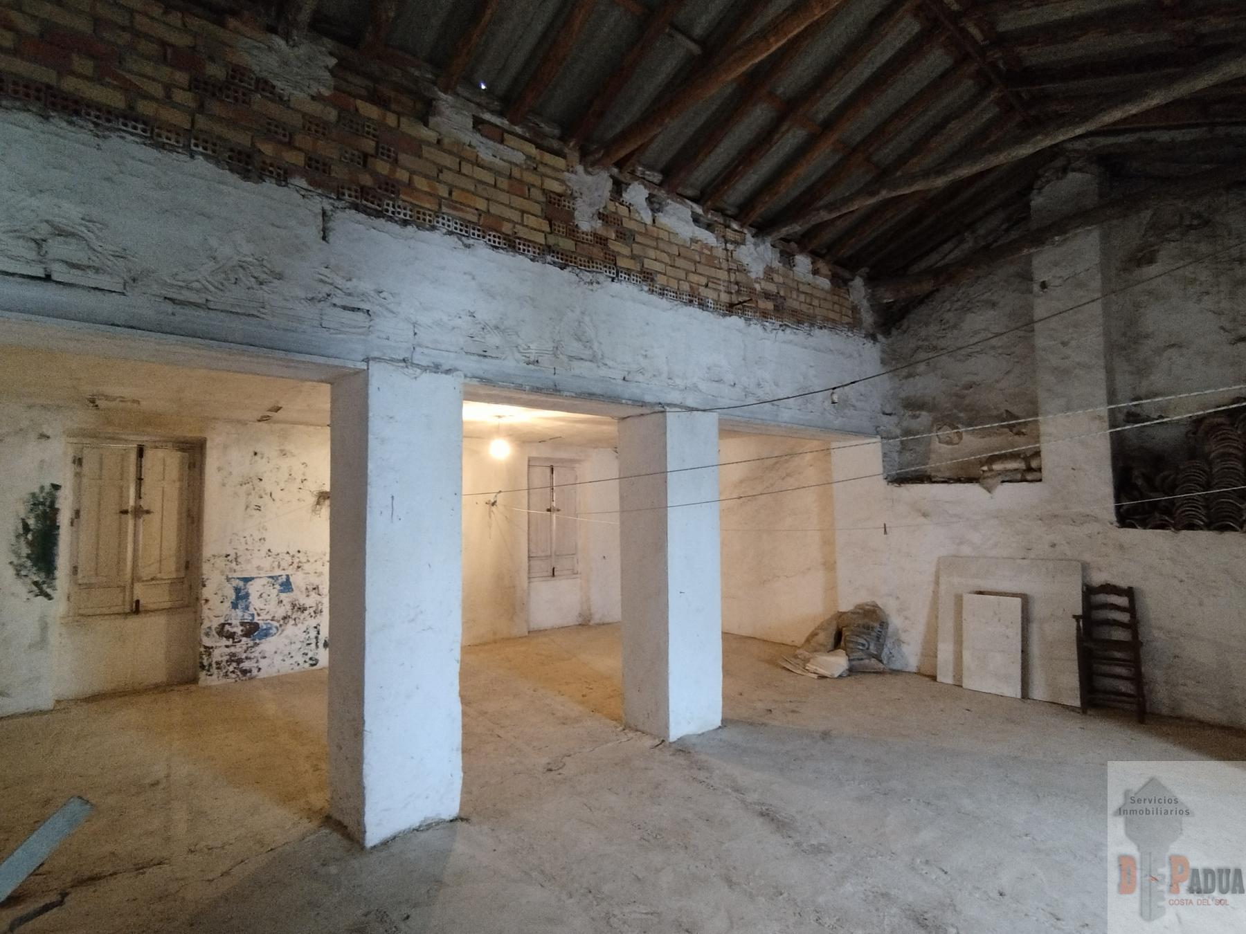 For sale of house in Campillos